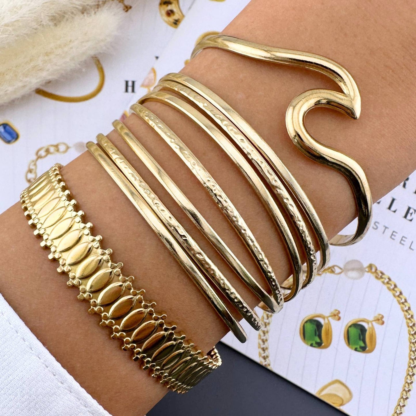 Victoria Bangles