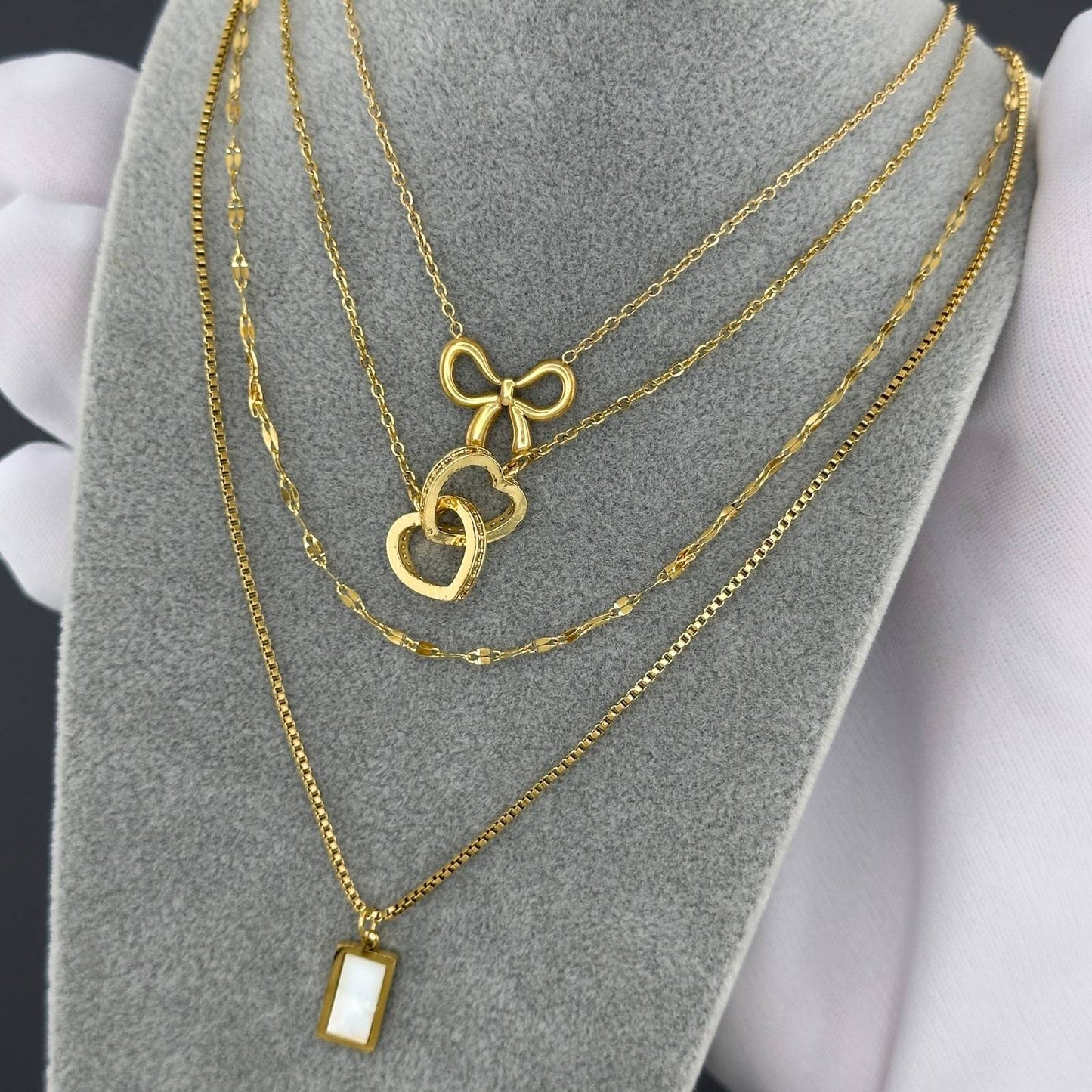 Bow Necklace